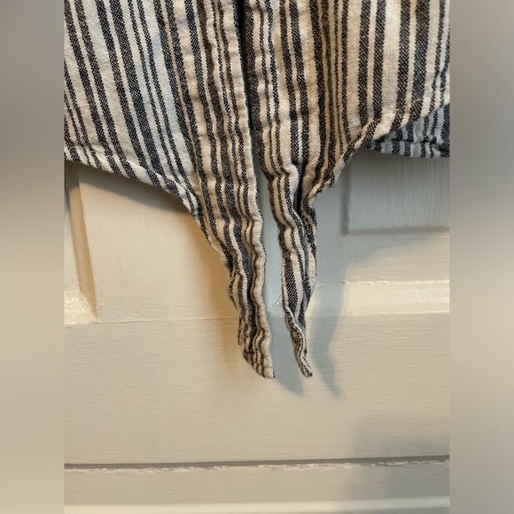 2 for $6 Linen Blend Tie front Top - Picture 7 of 10